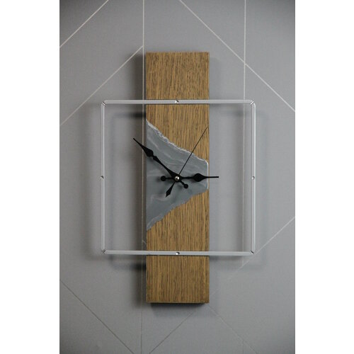 Дубовые настенные часы с металлическим декором и орнаментом из эпоксидной смолы/цвет хром серебристый