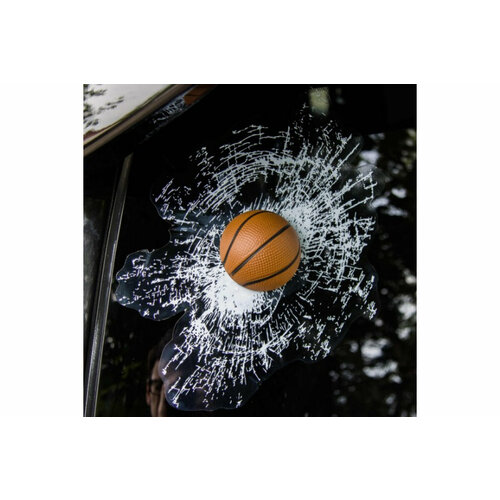 Наклейка на заднее стекло SKYWAY разбитое стекло «Мяч баскетбольный» 3D цвет черный S06501003