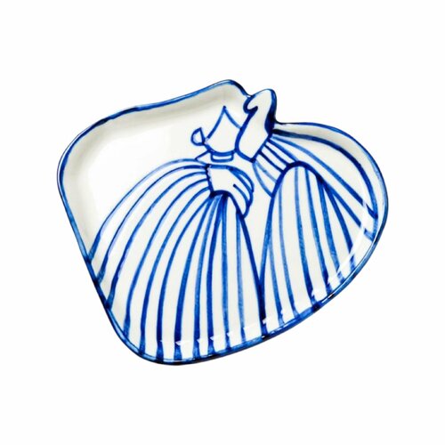 Фигурная тарелка ручной работы «Подруга», полуфарфор, 21 см