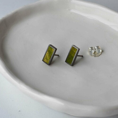 Серьги пусеты Медведик Арт, дерево, зеленый, хаки