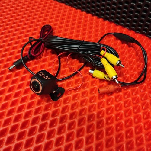 Камера заднего вида для авто с защитой от влаги 1600₽