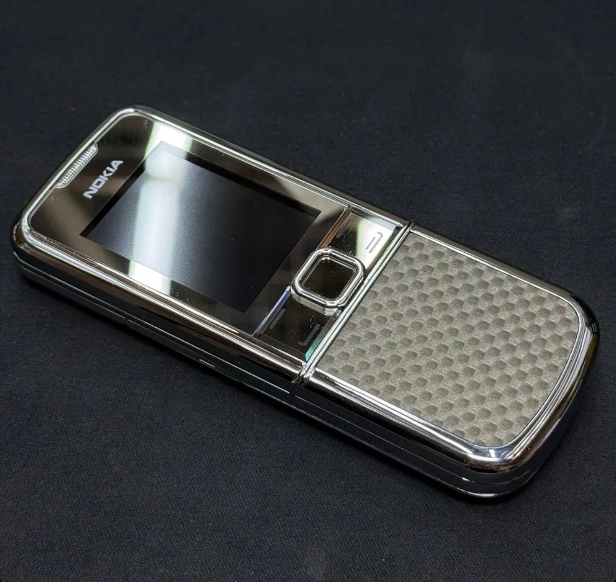 Телефон Nokia 8800 "Carbon Arte", кнопочный, с выдвижной камерой, ударопрочный, серый
