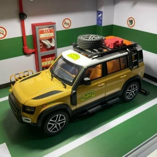 Машинка металлическая Land Rover Defender 1:24, Коллекционная модель для взрослых, Игрушечный автомобиль с звуковыми и световыми эффектами для детей