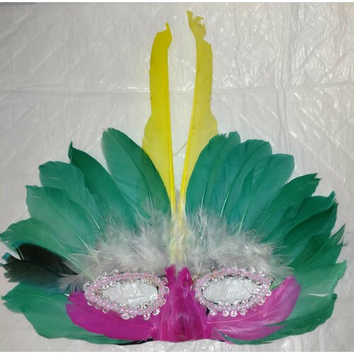 фото Маска карнавальная с перьями и пайетками. зелёная. нет бренда