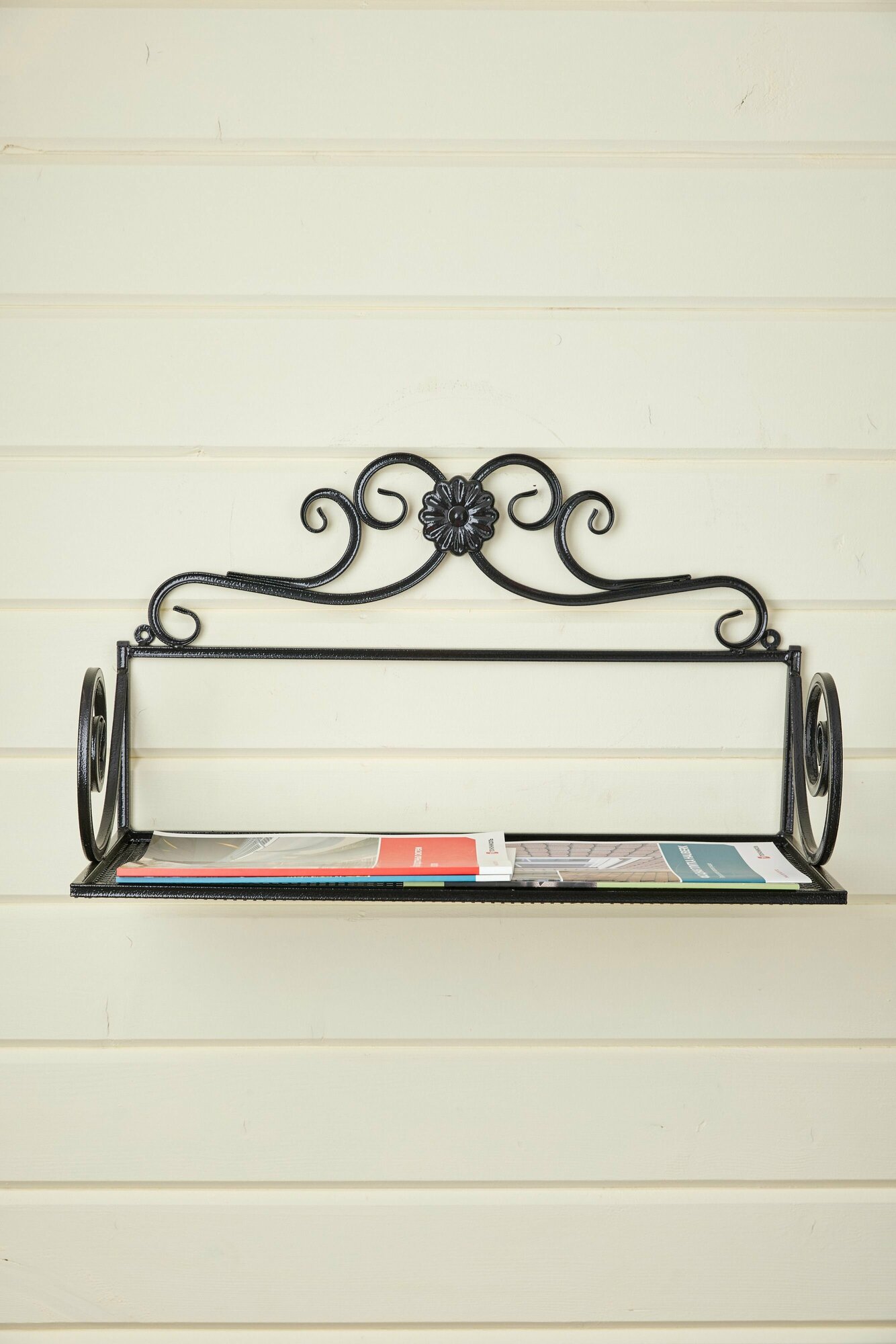 фото Полка кованая настенная