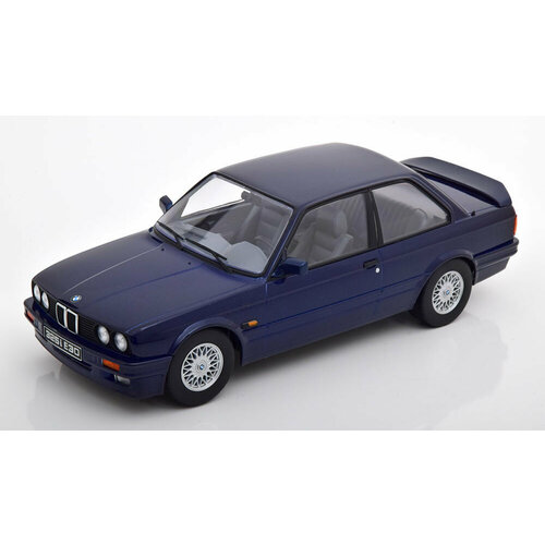 BMW 325I E30 with m-paket 2 1988 dark blue metallic