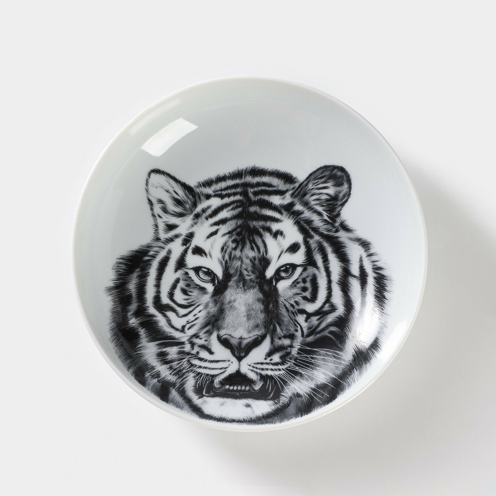 Тарелка глубокая «Тигр», 700 мл, d=20.5 см, белая, фарфор