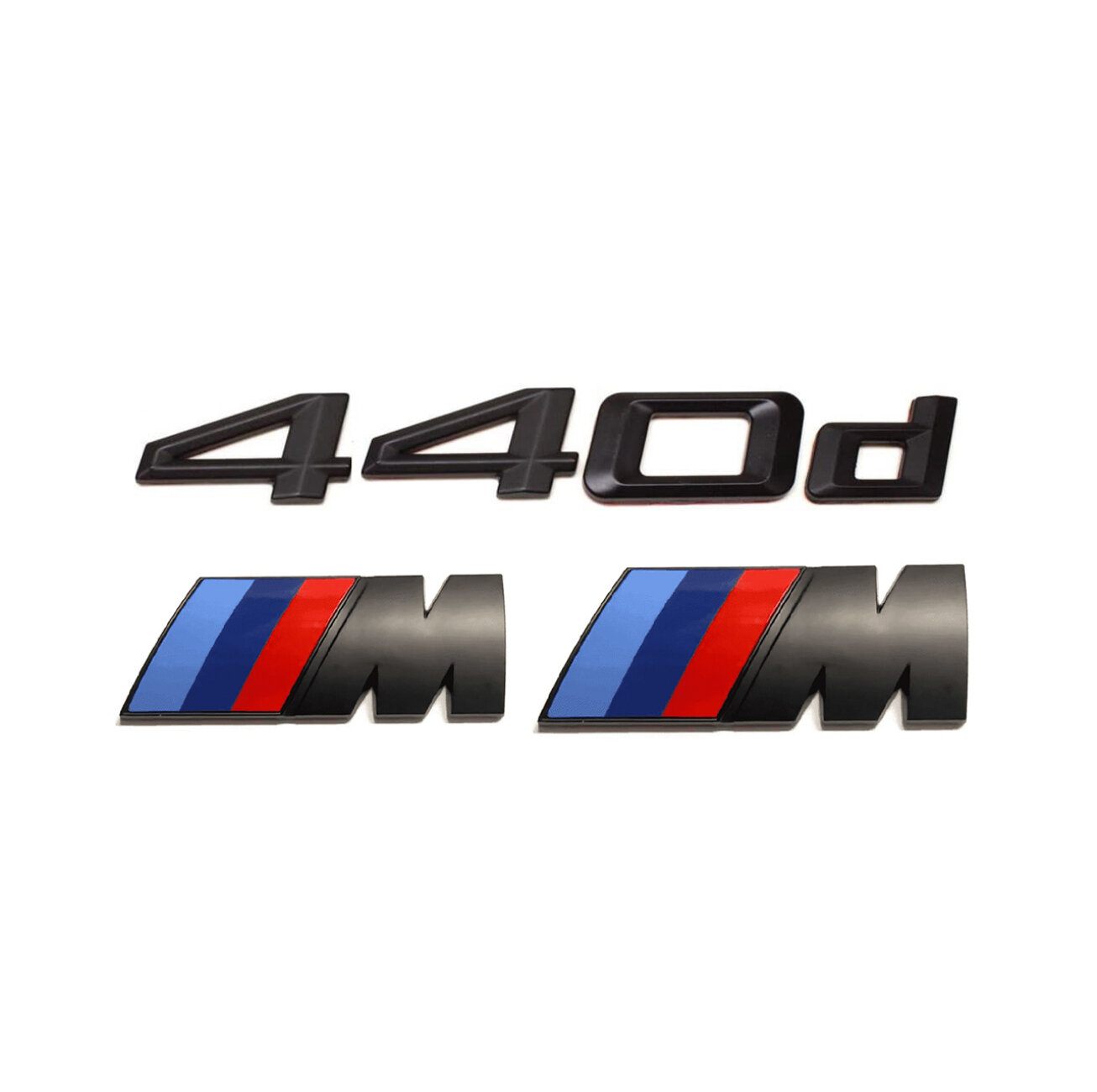 Комплект: шильдик на багажник BMW 440d + 2 эмблемы на крыло M-performance черный мат