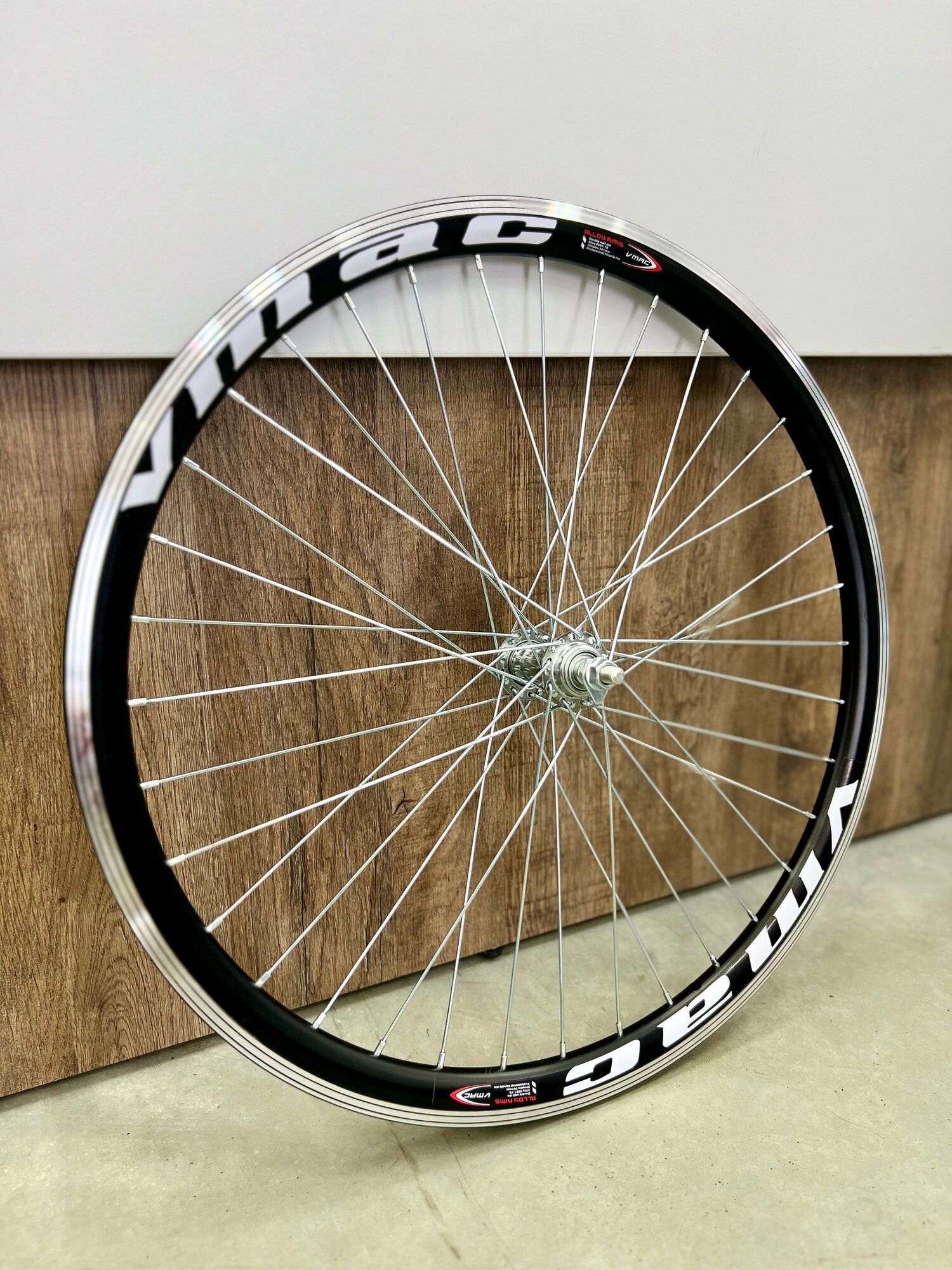 Колесо 26" MTB двойной обод переднее, втулка стальная, 36 H, на гайках под V Brake