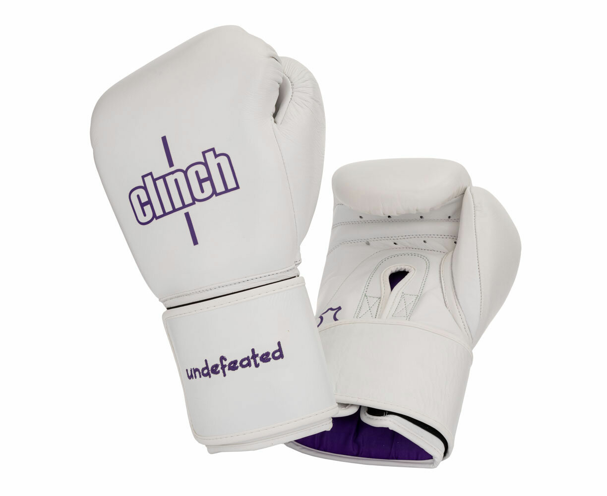 Перчатки боксерские Clinch Undefeated белые (вес 18 унций)