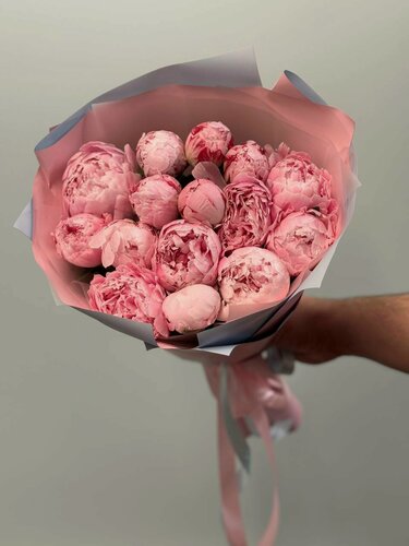 Изображение товара Букет wowflo из пионов, 25 цветов, высота 60см, упаковка под ленту/оберточная бумага/крафт/пленка