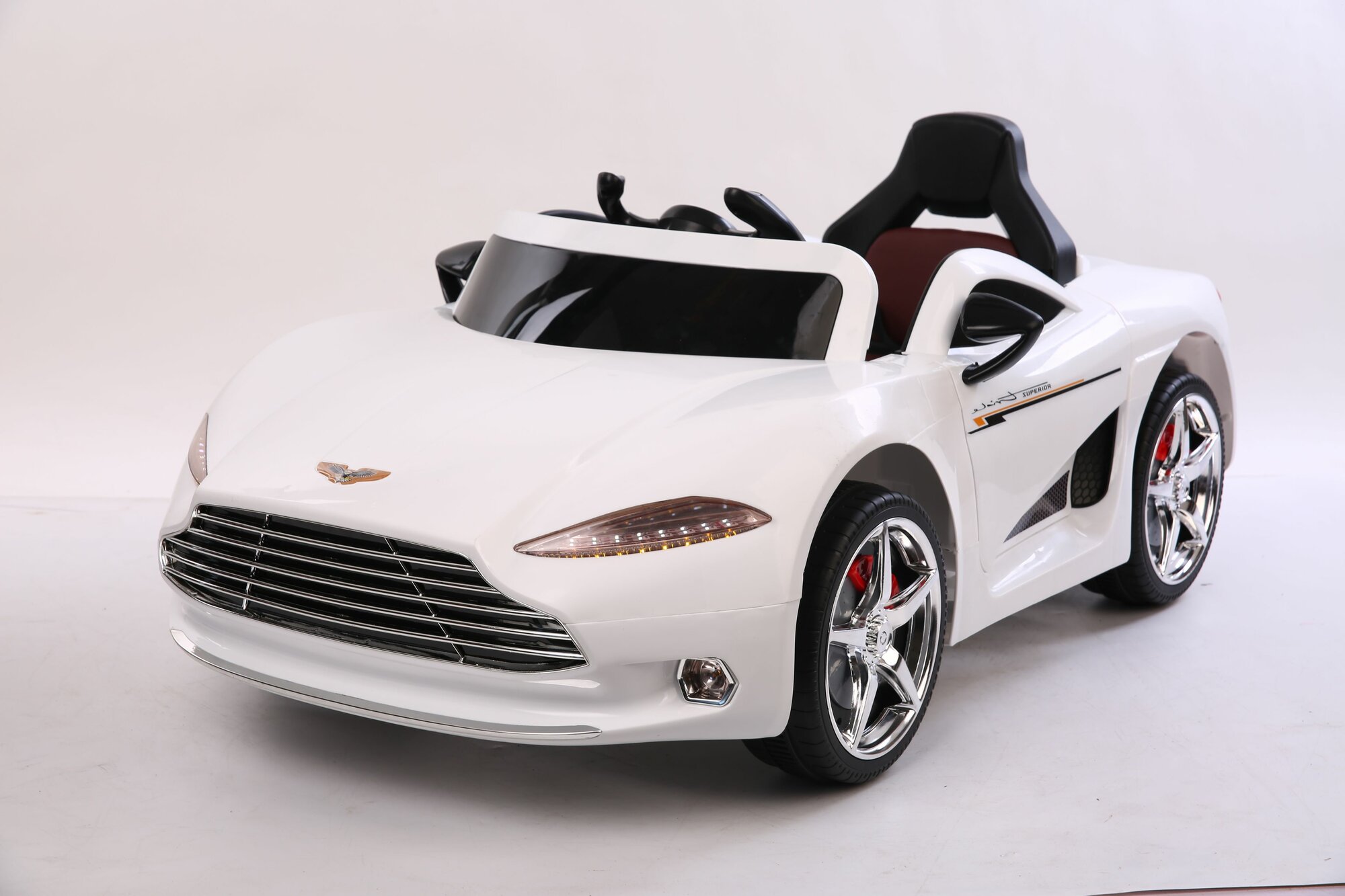 Автомобиль Aston Martin FLSeat YHF3913