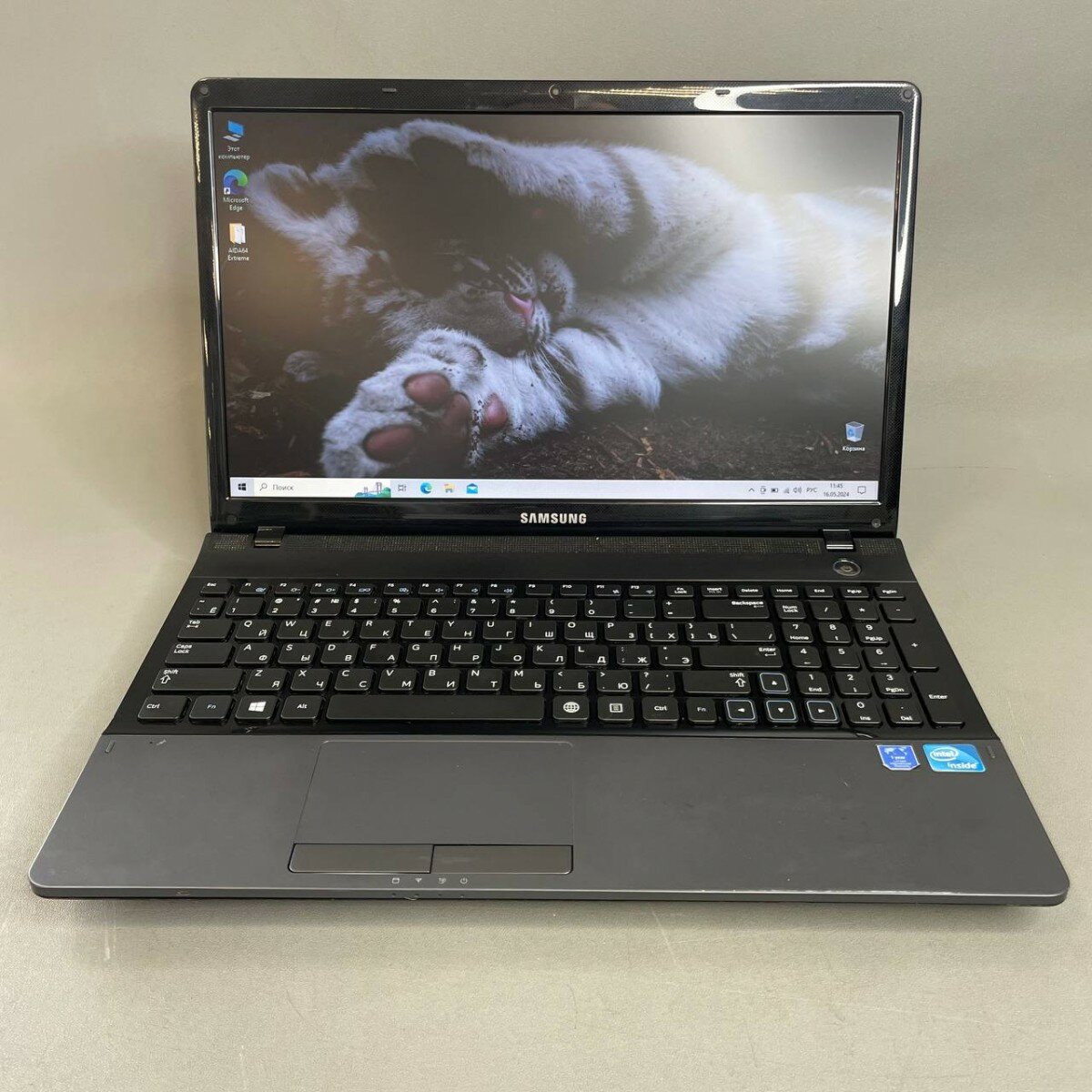 15.6" Ноутбук Samsung NP300E5X-A06ru черный
