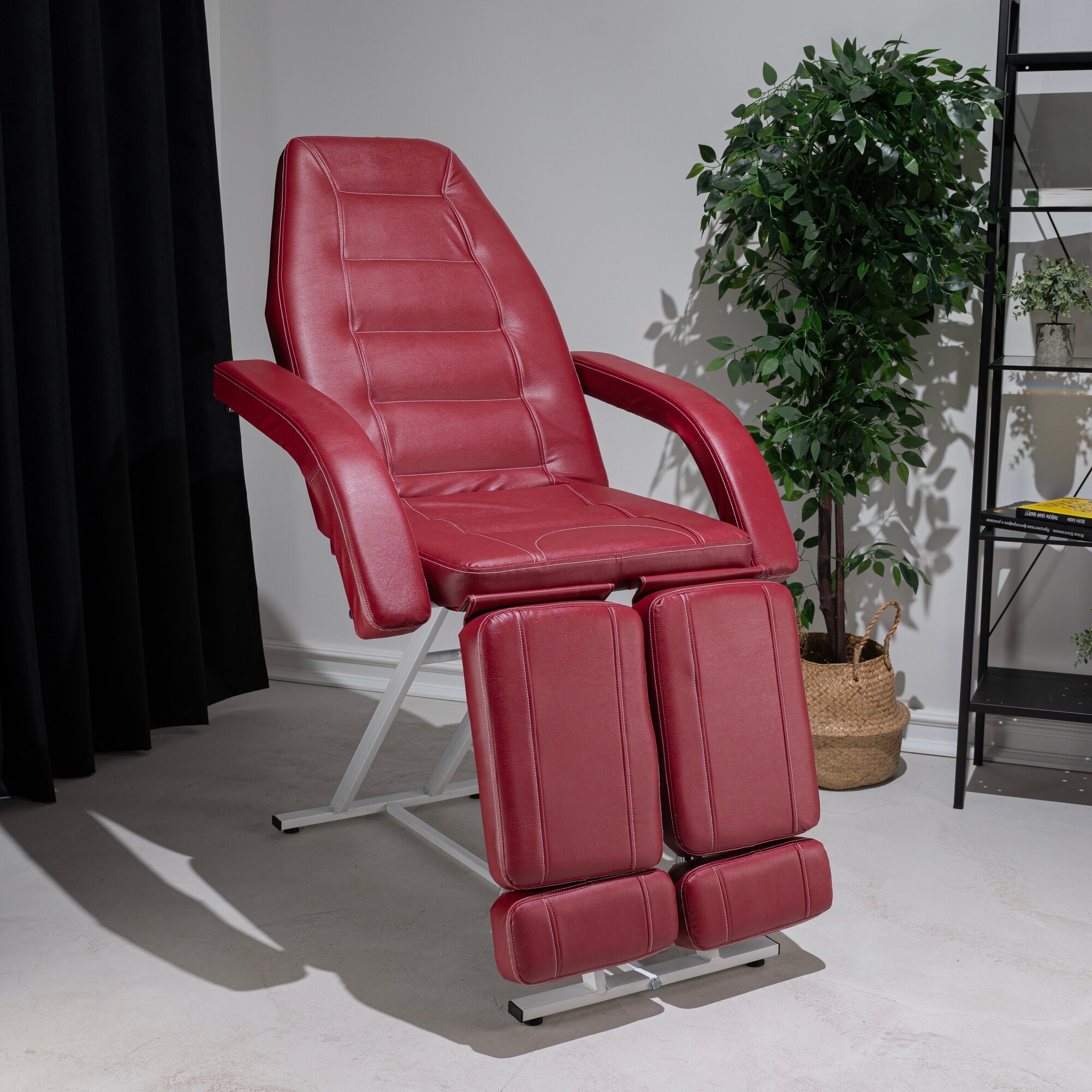 фото Педикюрное кресло кушетка, косметологическое кресло NARCIS (Проф Мастер 190Р)