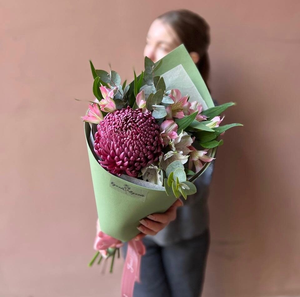 Букет цветов "Фисташка" (хризантема бигуди альстромерия эвкалипт) Букет-Мукет