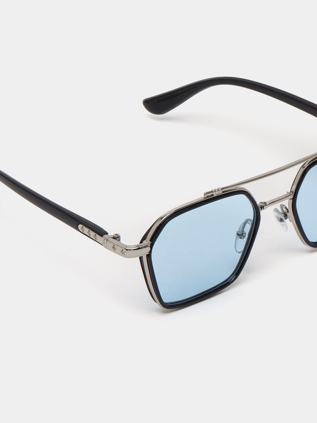 Солнцезащитные очки — фото 1