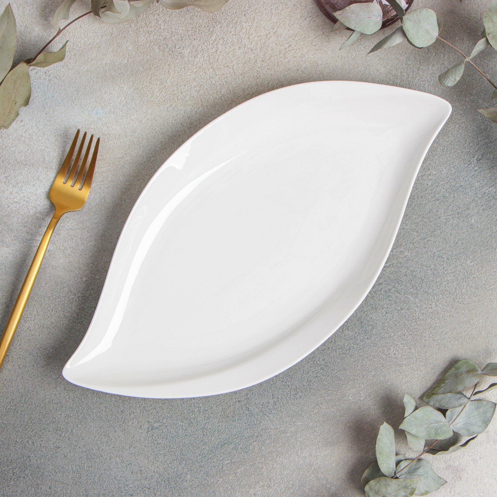 фото Magistro Блюдо фарфоровое Magistro «Ладья», 33,5×17 см, цвет белый