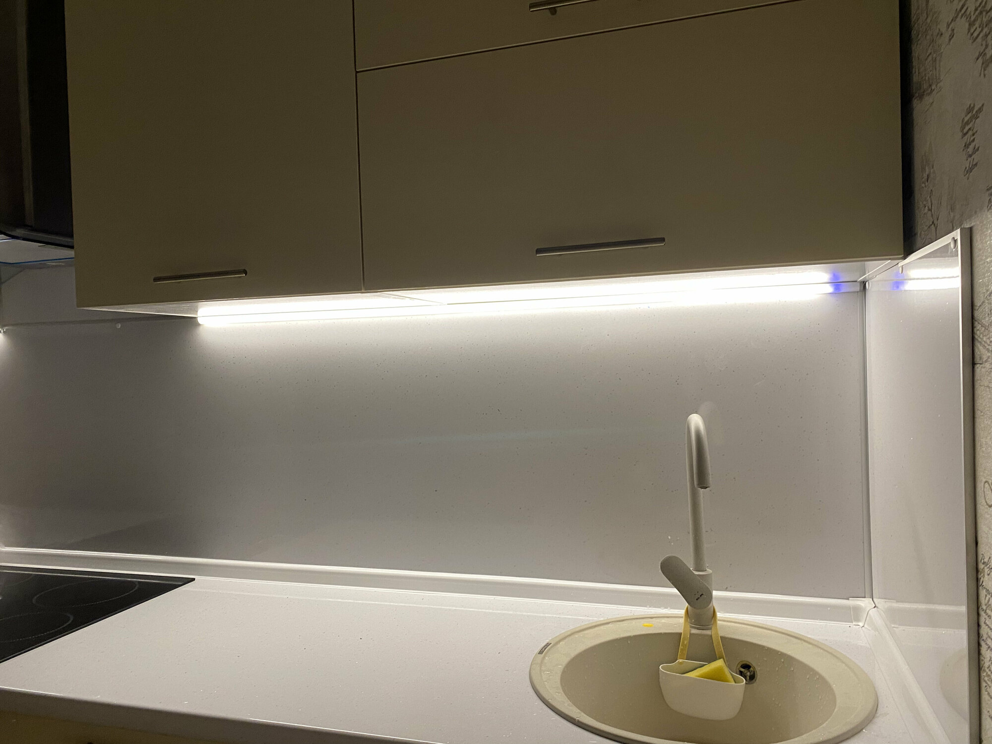 Подсветка для кухни 100 см, сенсорная с возможностью регулировки яркости, Мощность 24Вт. Теплый белый 3000К. Комплект - фотография № 13