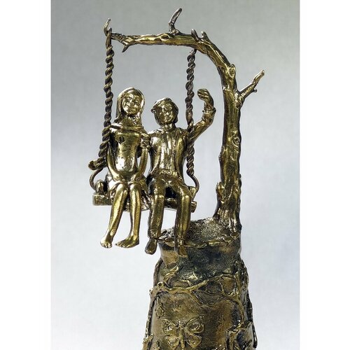 Пара на качелях латунный колокольчик