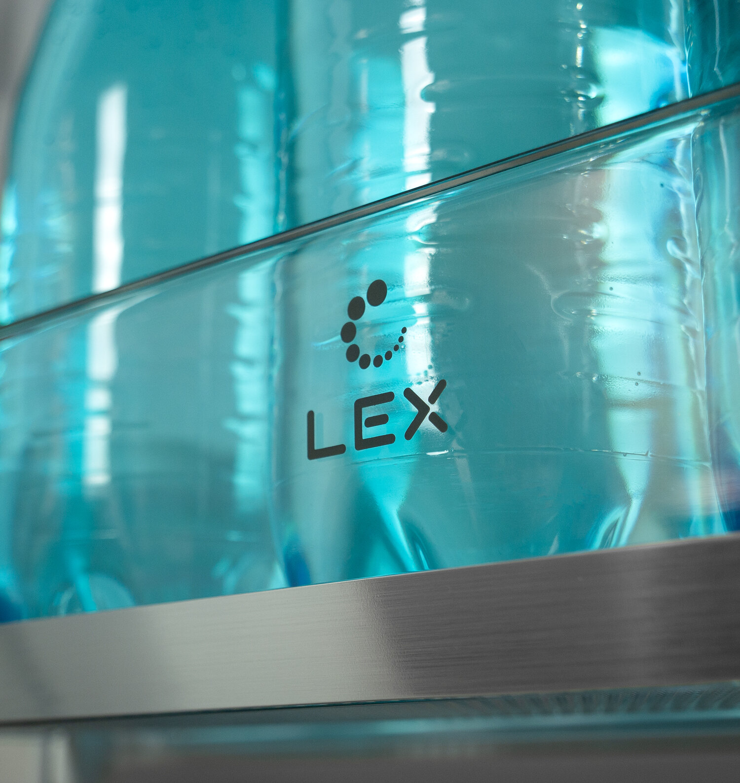 Отдельностоящий двухкамерный холодильник LEX - фото №13