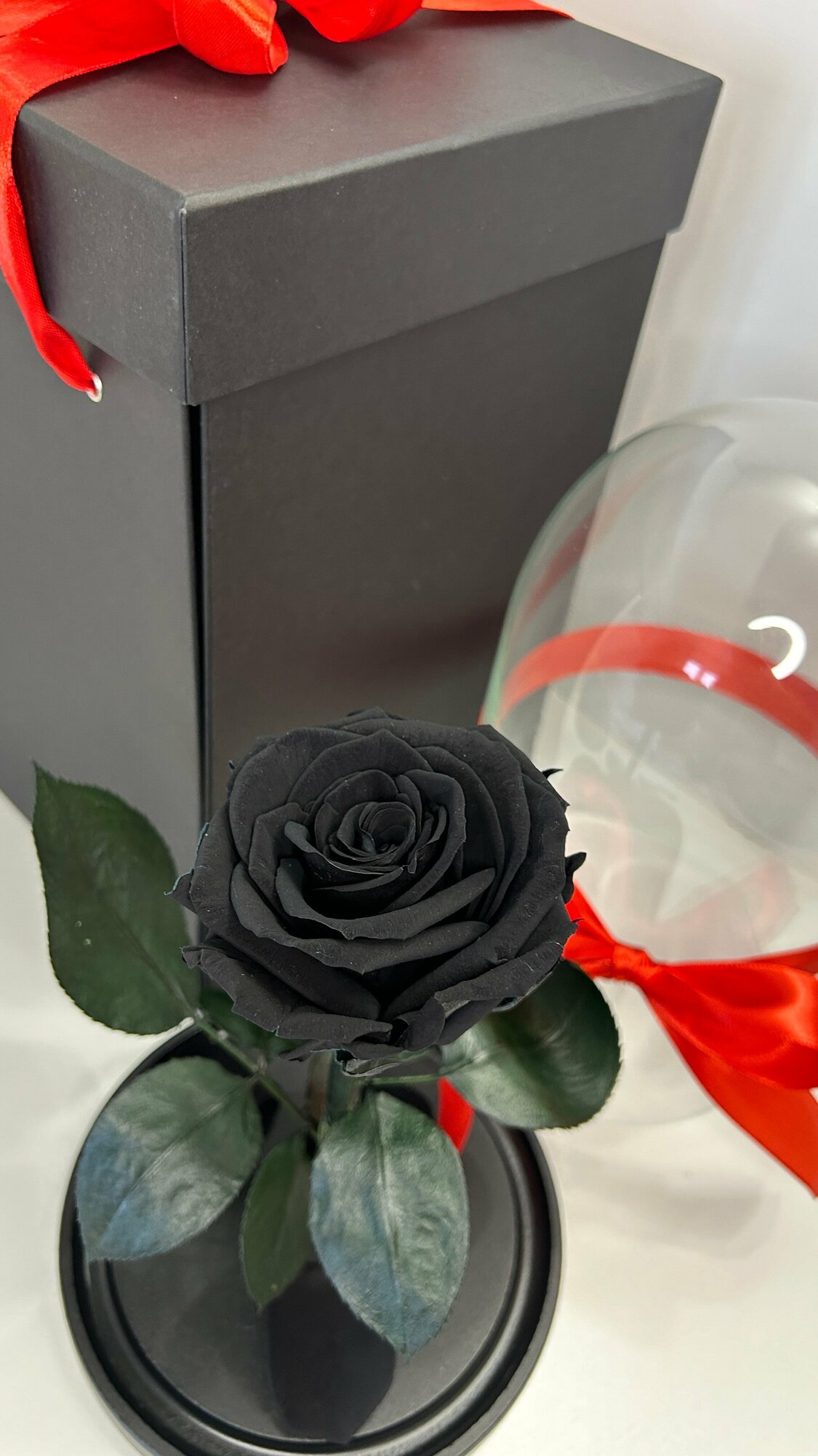 Роза в колбе "Premium" 27*15, черная в подарочной коробке