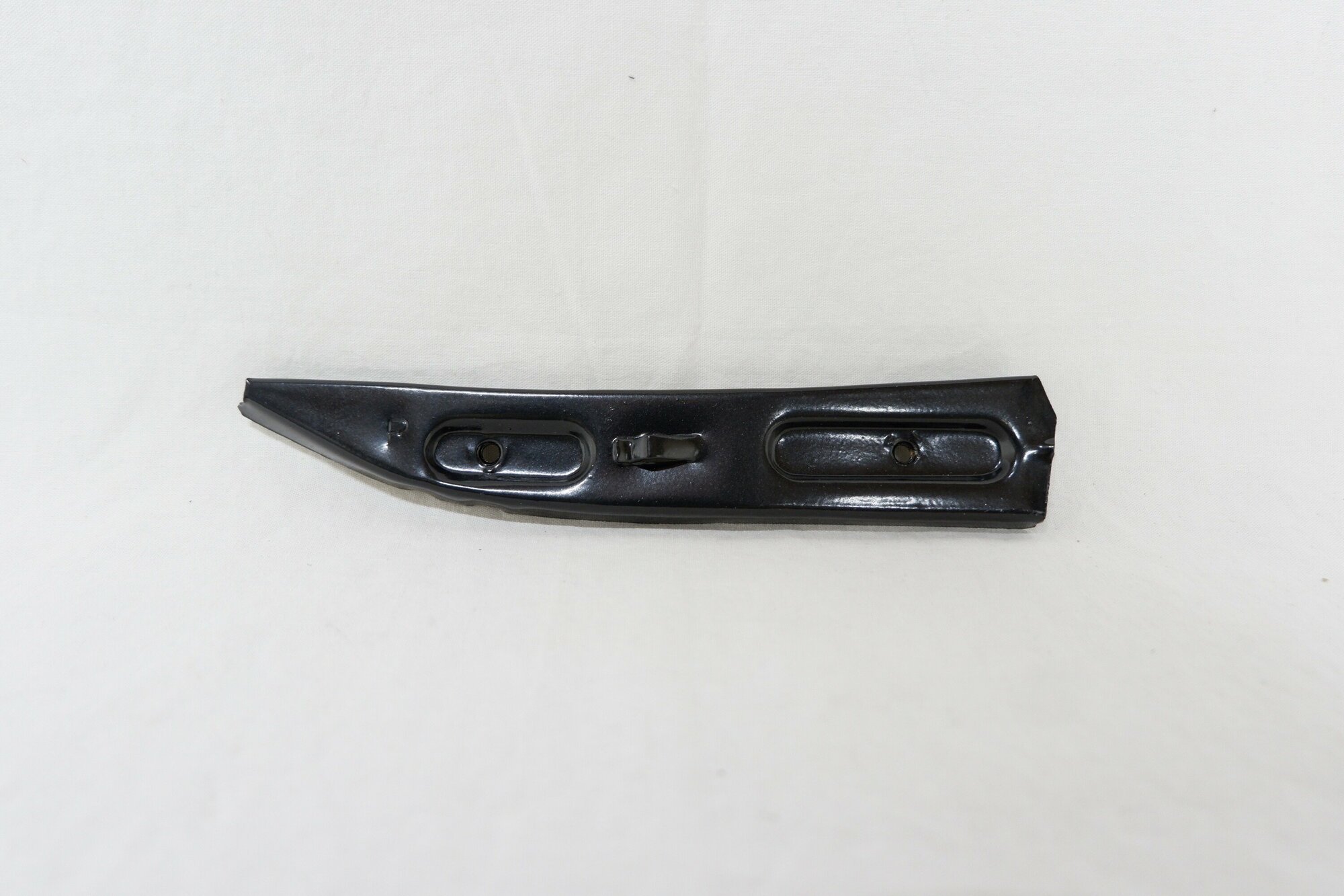 фото Направляющий профиль бампера переднего правый Skoda Fabia 2 5J 2007-2014 5J0807184