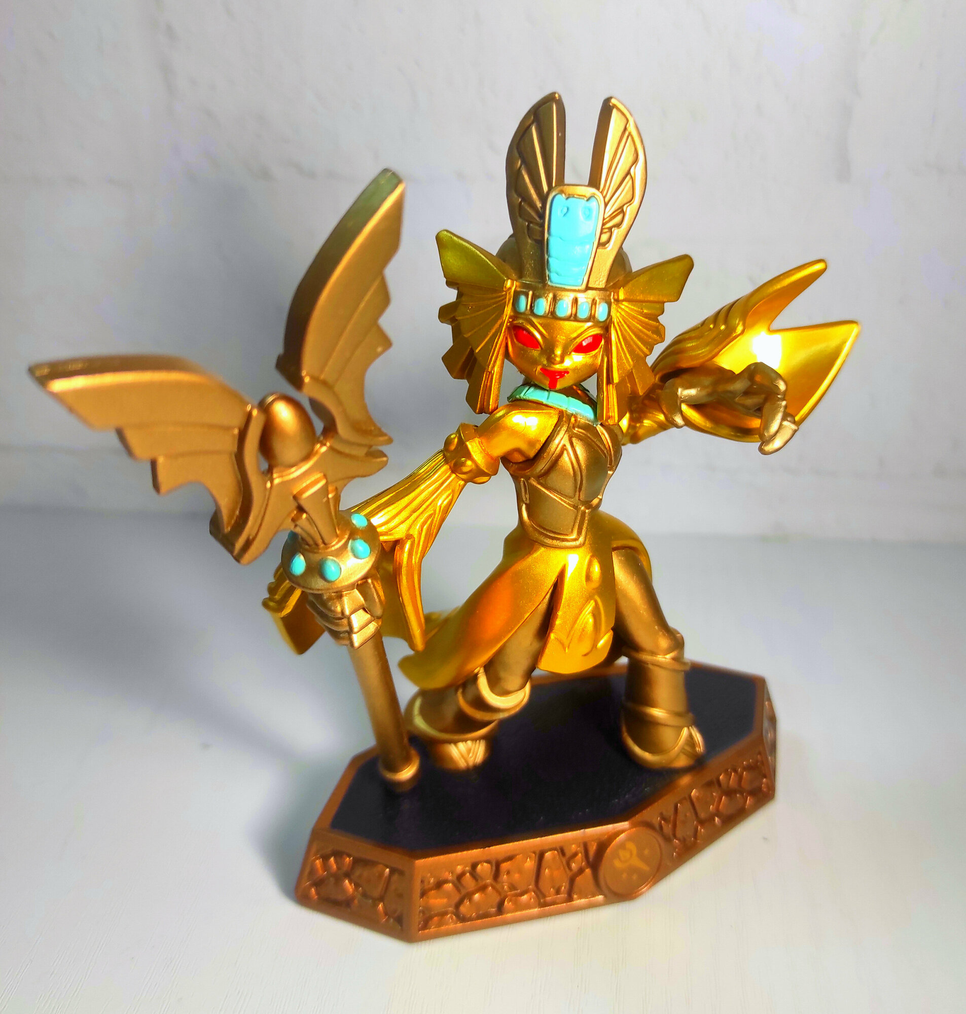 Игровая фигурка для платформы Skylanders Golden Queen фигурка золотой королевы