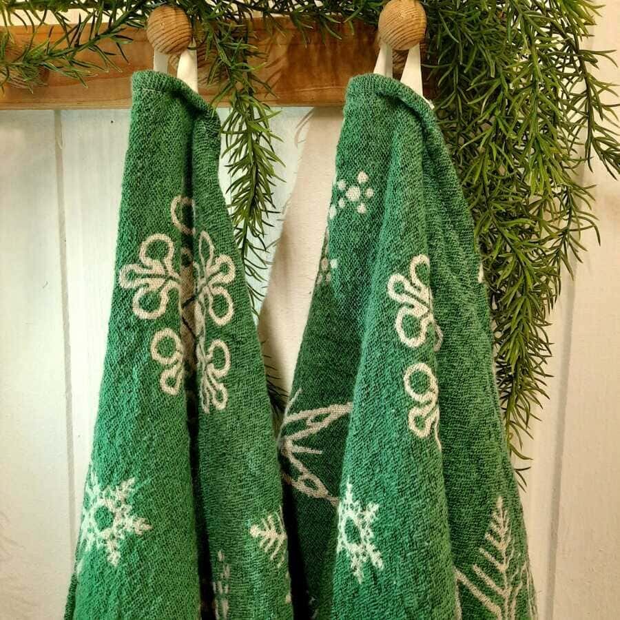Льняное банное полотенце умягченное Елки зеленое