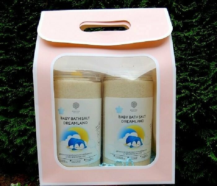 Изображение Набор магниевая соль для купания детей "MAGNESIUM BABY BATH SALT DREAMLAND" с липой и мелиссой в подарочном пакете (2 банки*1020 г)