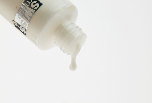 Нежное очищающее молочко Swiss image для сухой И чувствительной кожи / объём 200 мл