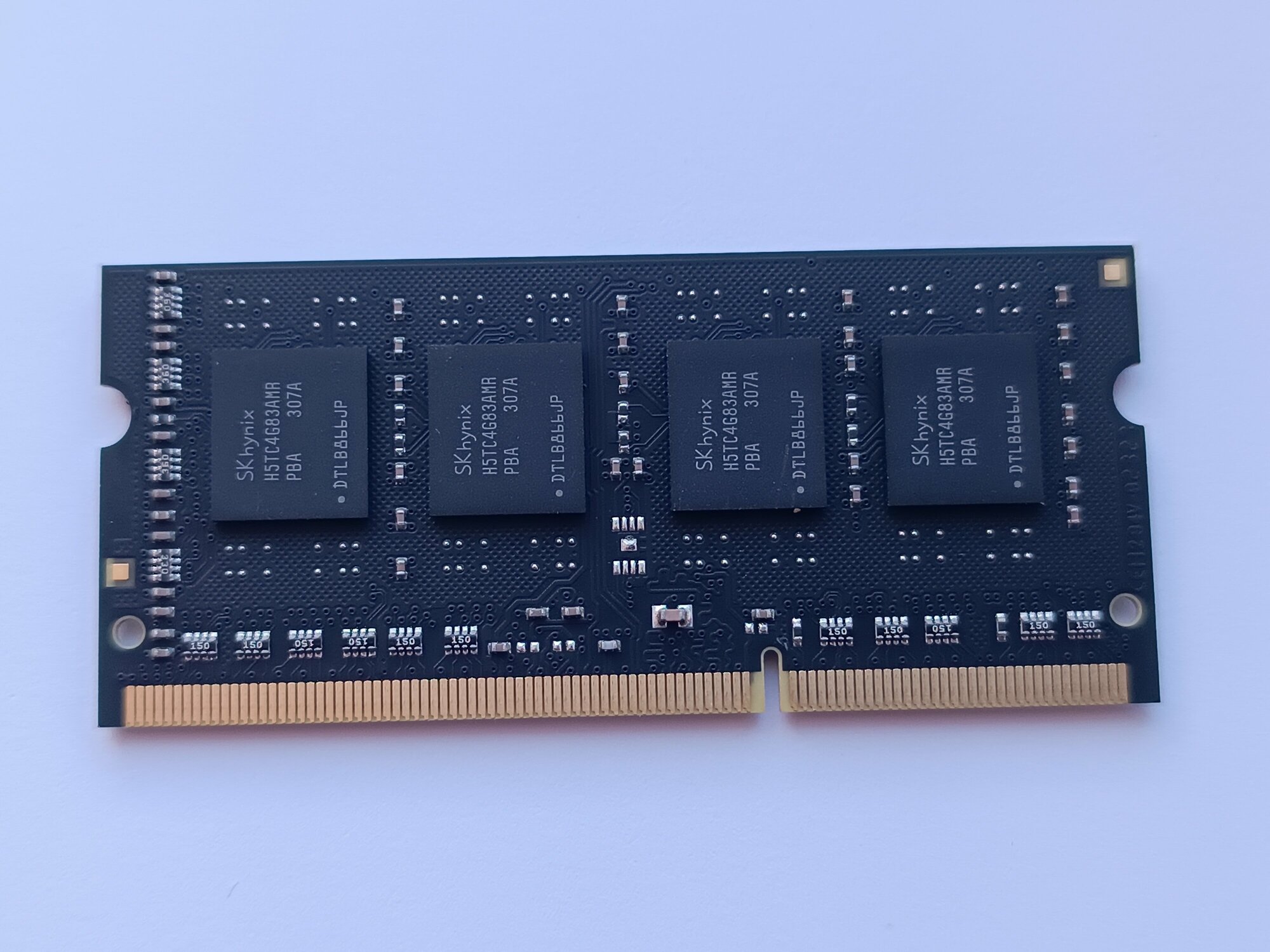 Hynix DDR3-1333 PC3-10600S 4Gb SODIMM 204PIN Модуль оперативной памяти для ноутбука