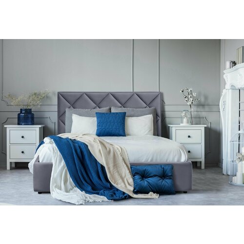 Двуспальная кровать 