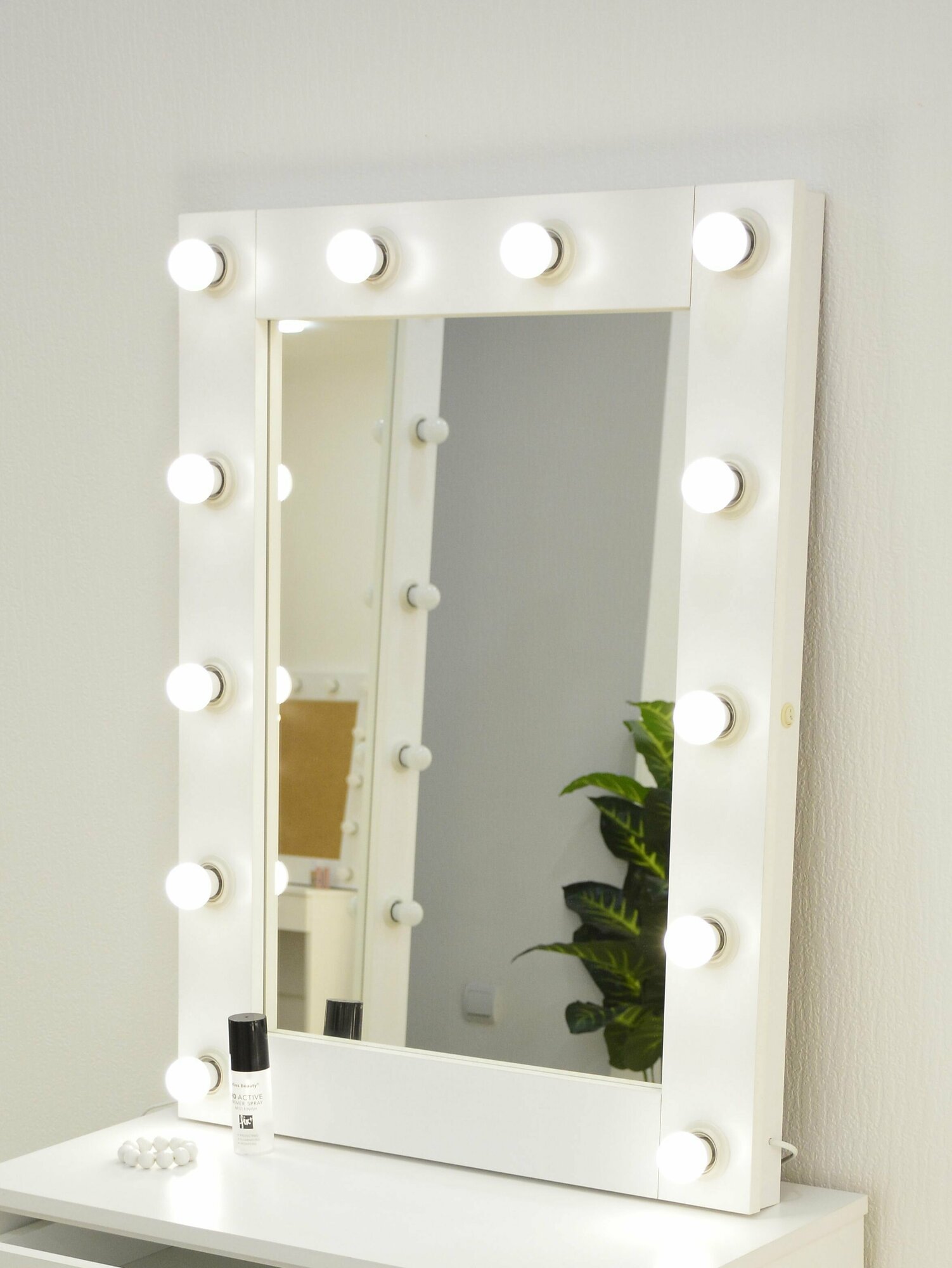 Гримерное зеркало GM Mirror 70см х 90см, белый / косметическое зеркало