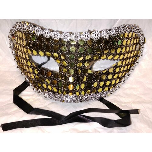 Карнавальная венецианская маска с кружевами . Золотая. карнавальная маска золотая с сеточкой женская