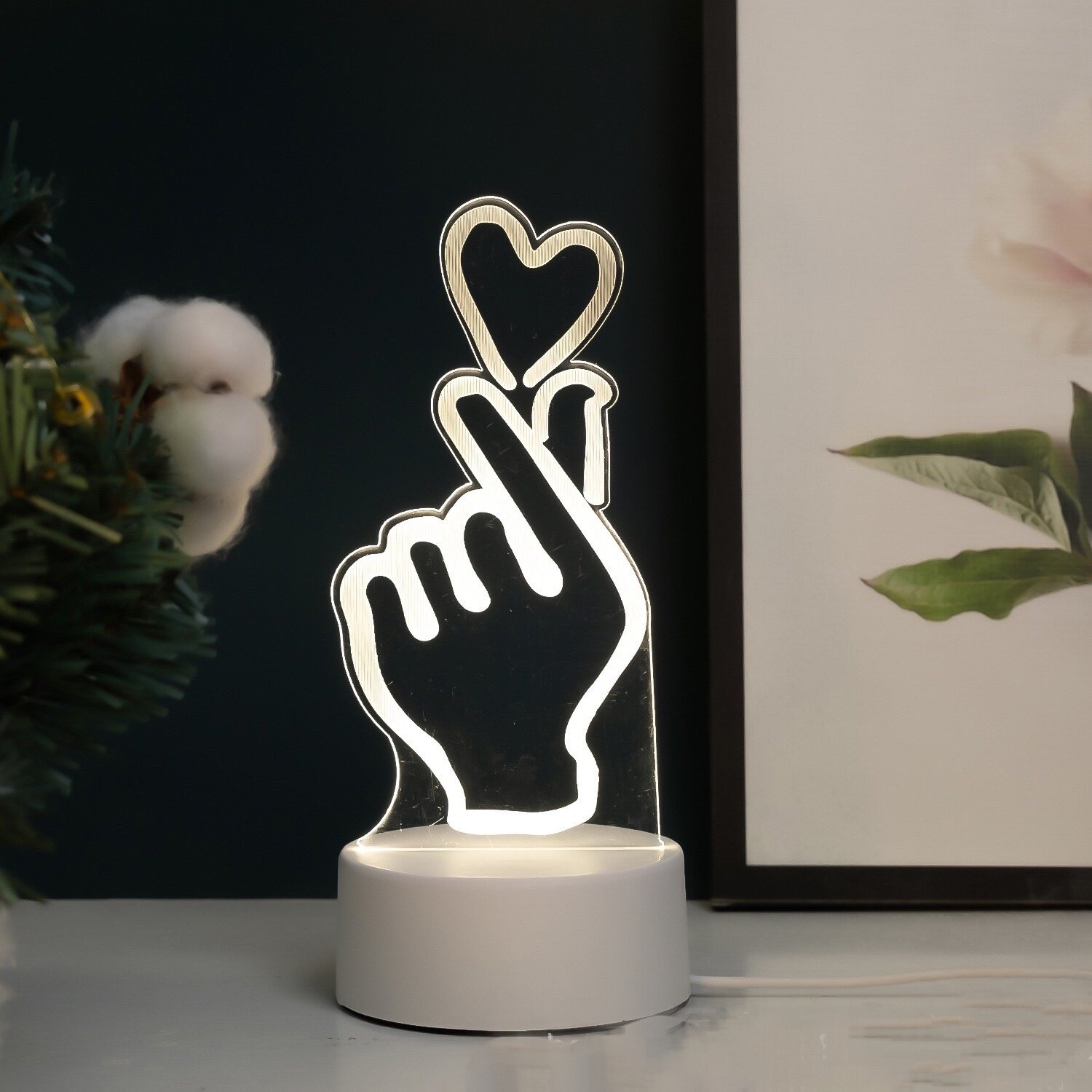 Ночник 3D светодиодный на подставке USB рука с сердцем - фотография № 10
