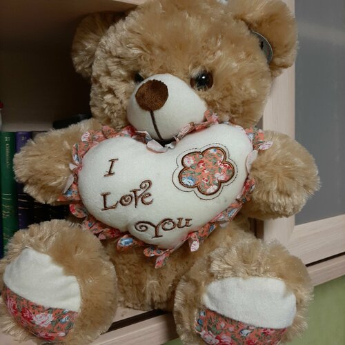 Мягкая игрушка Медведь с сердцем, светло-коричневый, 37 см