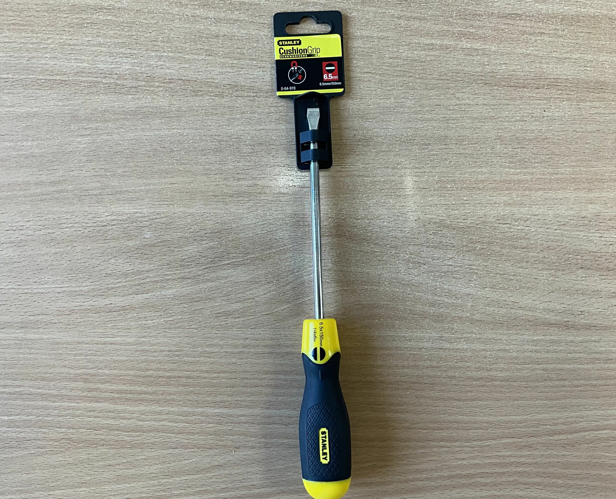 Отвертка CUSHION GRIP под прямой шлиц 6.5х150 мм Stanley 0-64-919