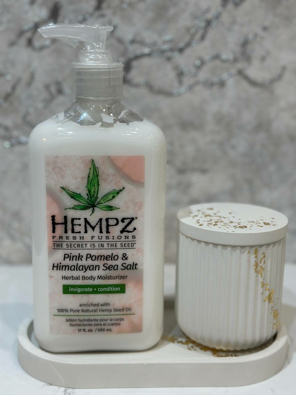 Hempz Молочко для тела увлажняющее Помело и Гималайская соль Pink Pomelo & Himalayan Sea Salt Herbal Body Moisturizer 500 мл