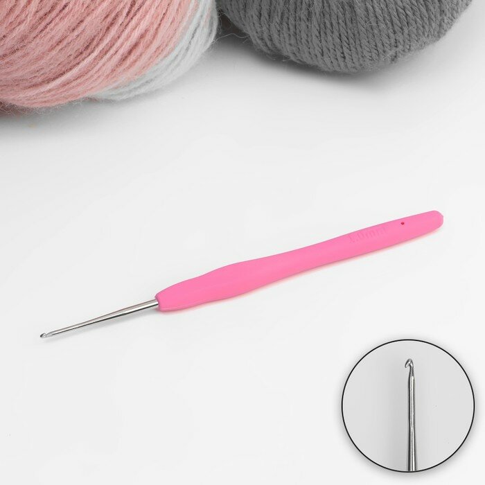 Крючок для вязания Арт Узор с силиконовой ручкой, d 1 мм, 13 см, цвет розовый