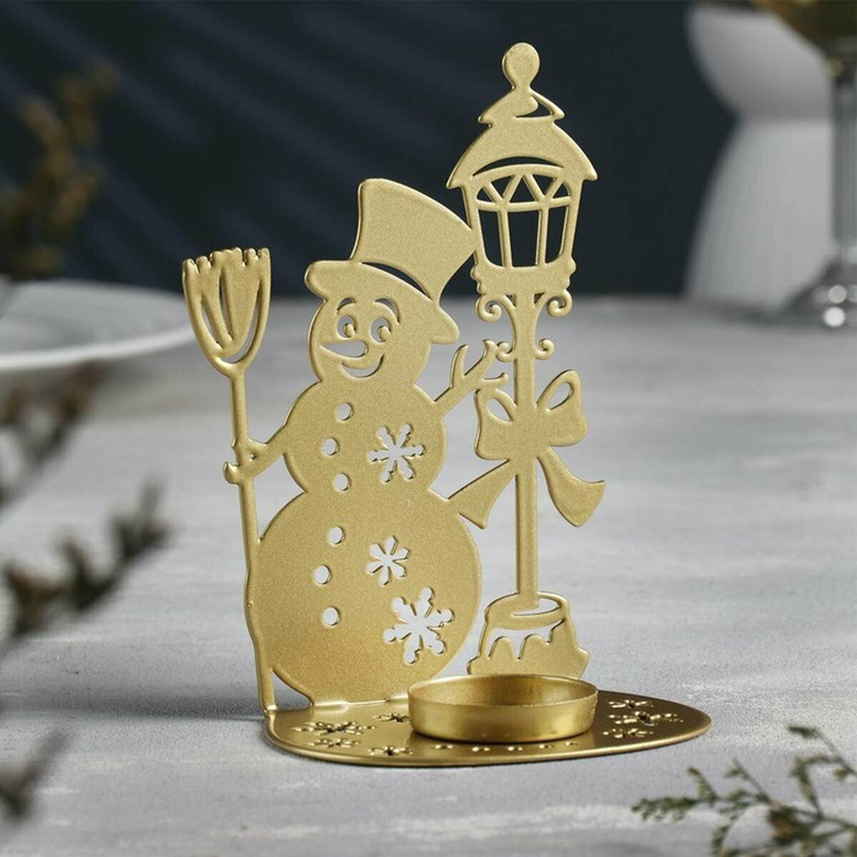 Подсвечник "Снеговик" металл на одну свечу, 7,5х10,7х15 см, золотой - фотография № 4