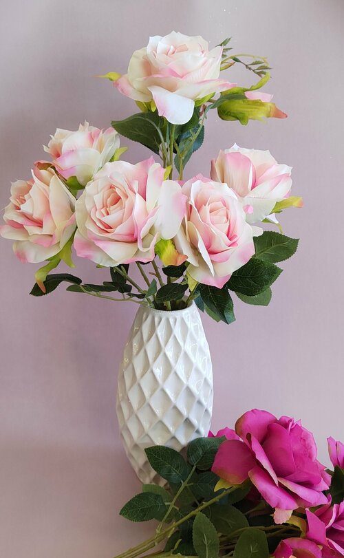 Искусственные цветы, Букет из Роз 45см. Розы для на пасху. (Бело-розовый)