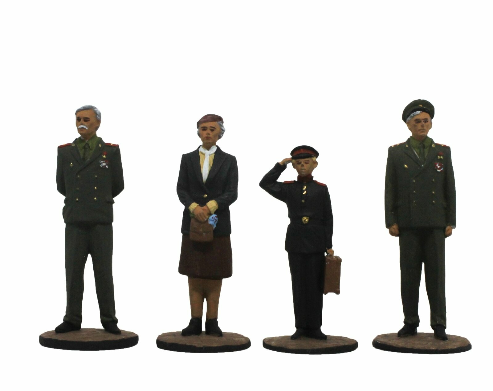 "Киногерои: Офицеры" №2РТ (4 э) в картонной коробке набор оловянных солдатиков сувенирный покрас