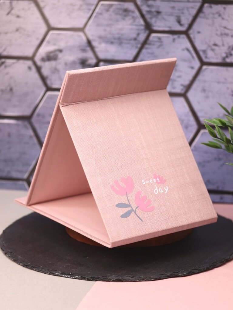 фото Зеркало настольное складное Hello world pink