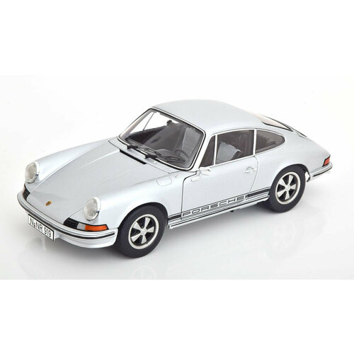 Porsche 911 s coupe silver/black