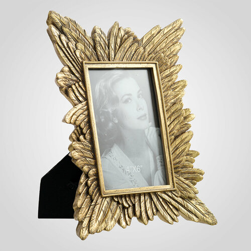 Золотистая фоторамка из полистоуна 