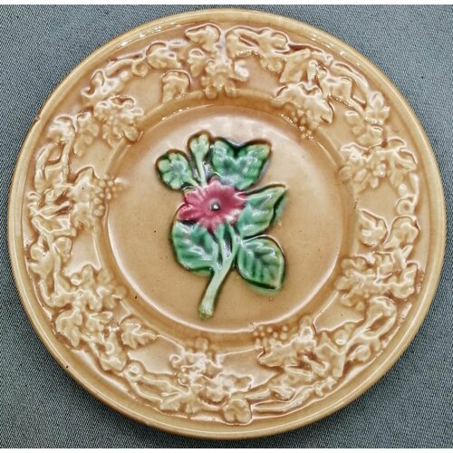 Декоративная тарелка с цветком, фаянс, поливы, Jakov Teichfeld Pruszkow, Царство Польское, 1872-1910 гг.