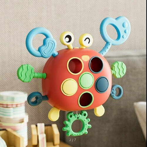 Монтессори игрушка 6 в 1 - крабик-прорезыватель для коляски и кроватки 780₽