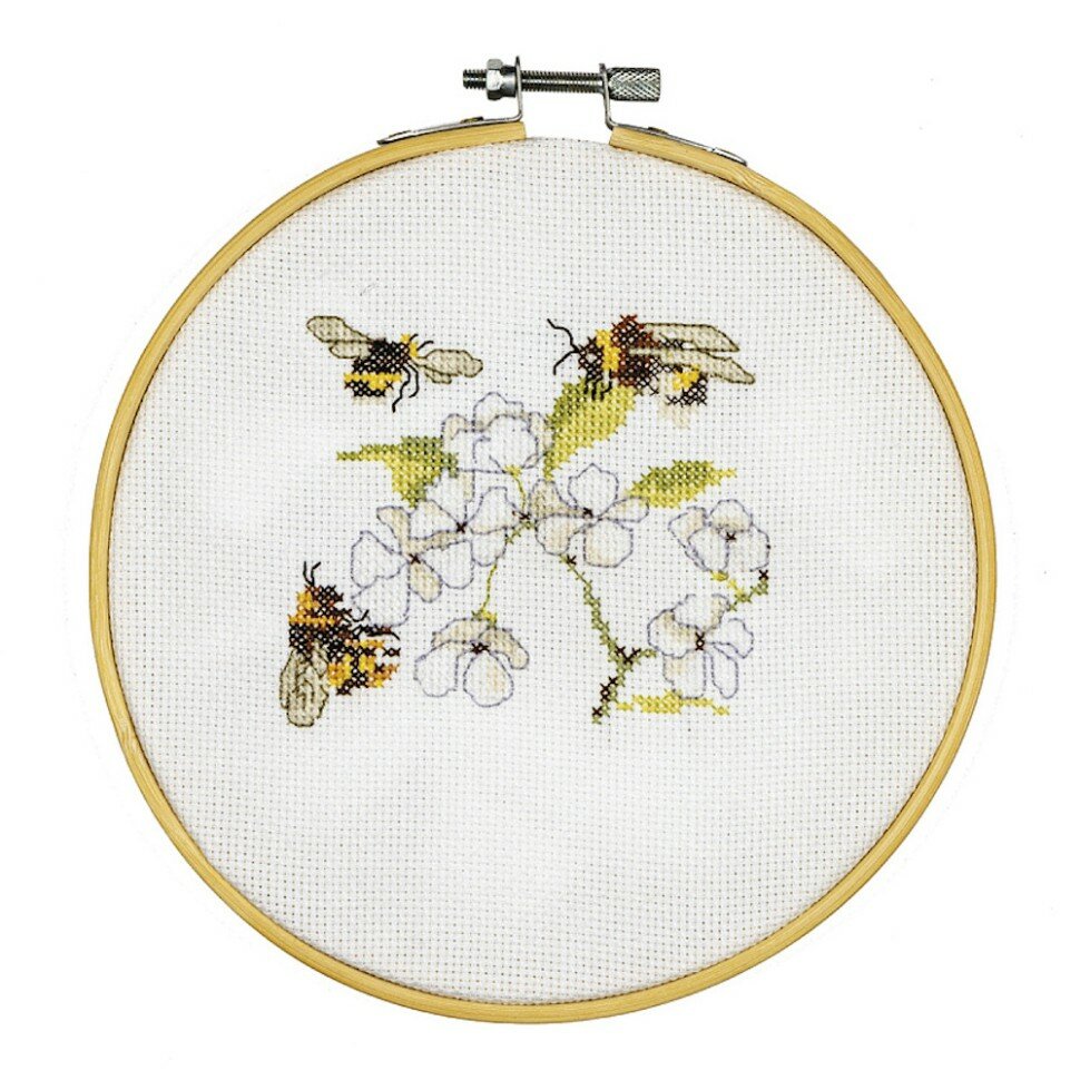 Пчелки #DSB041A Dutch Stitch Brothers Набор для вышивания 20 см Счетный крест