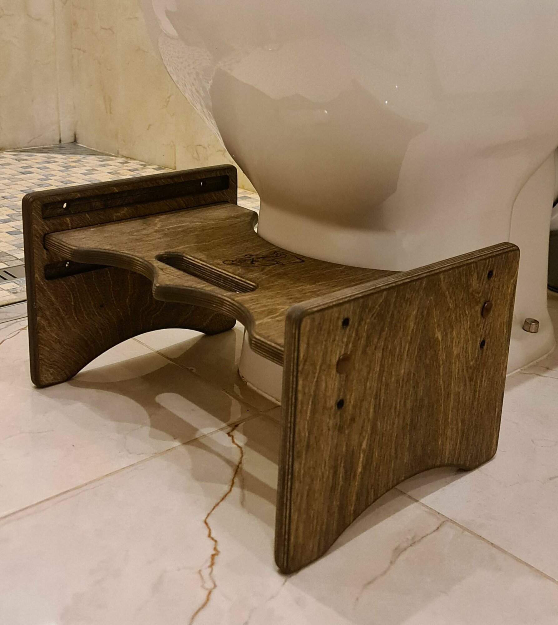 Подставка под ноги "Мыслитель" в туалет деревянная с регулировкой по высоте для унитаза