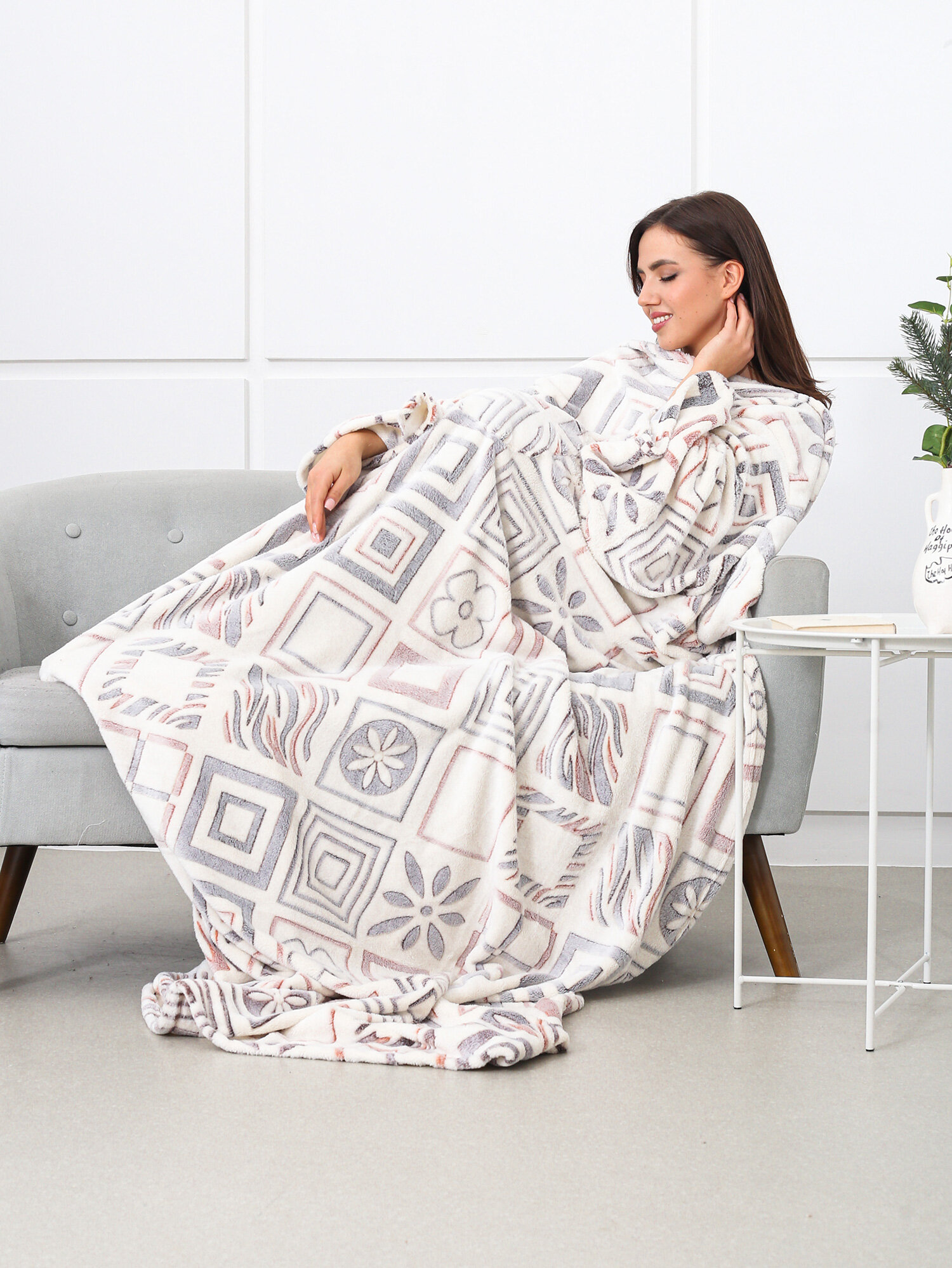 фото Плед с рукавами из экстрасофта светло-желтый Elin (светло-желтый), 150x200